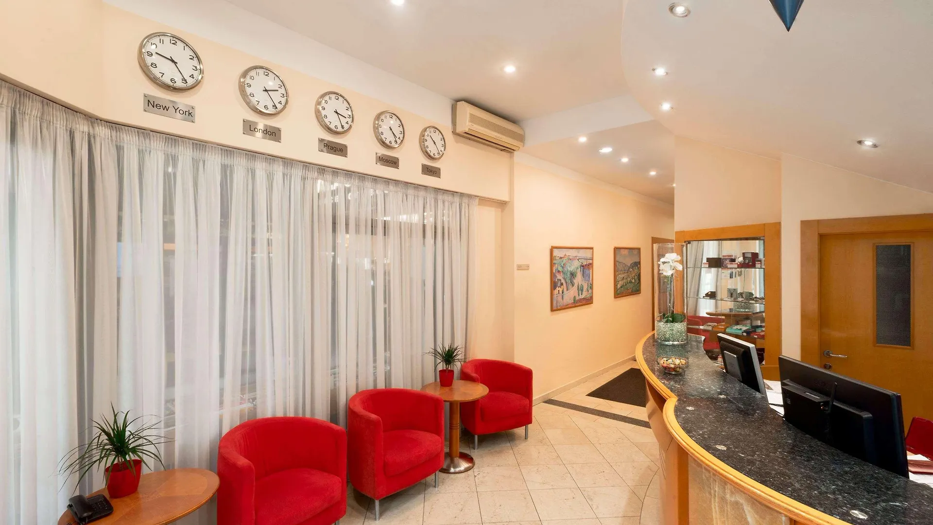 Ramada Prague City Centre 4*,
