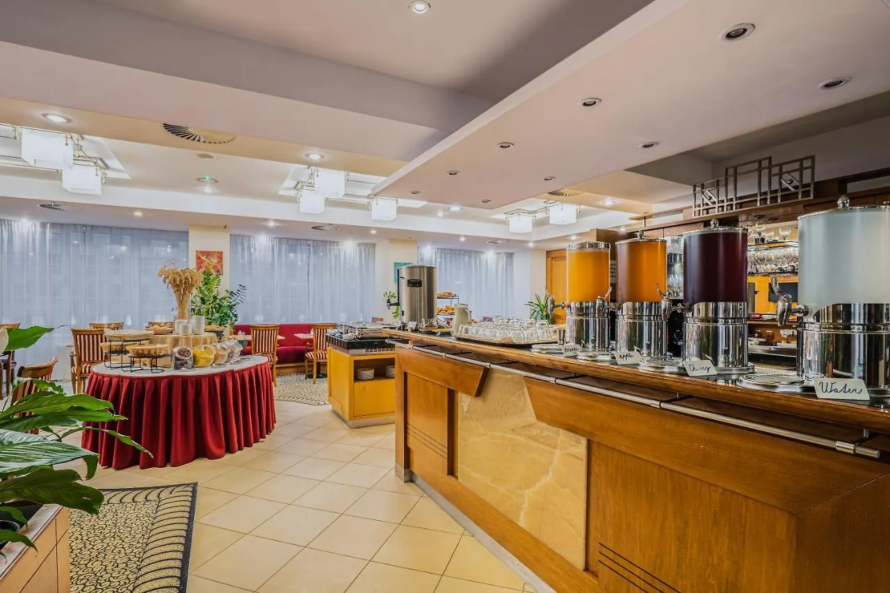 Otel Ramada Prague City Centre